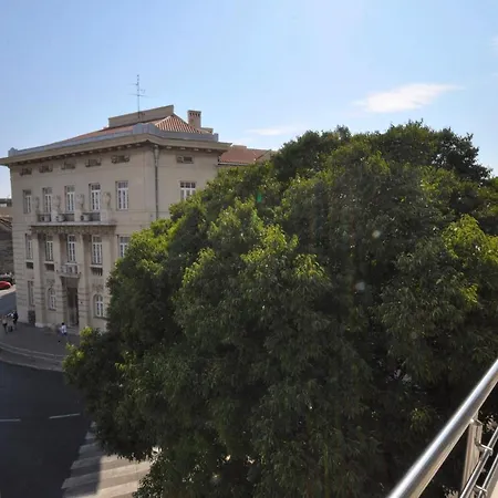 krevet i doručak Fortuna Luxury 1 4*