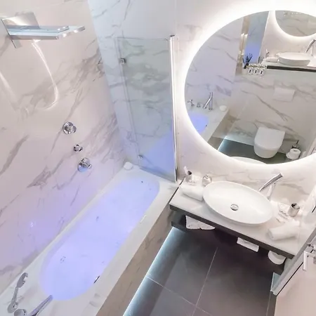 Fortuna Luxury 1 krevet i doručak 4*